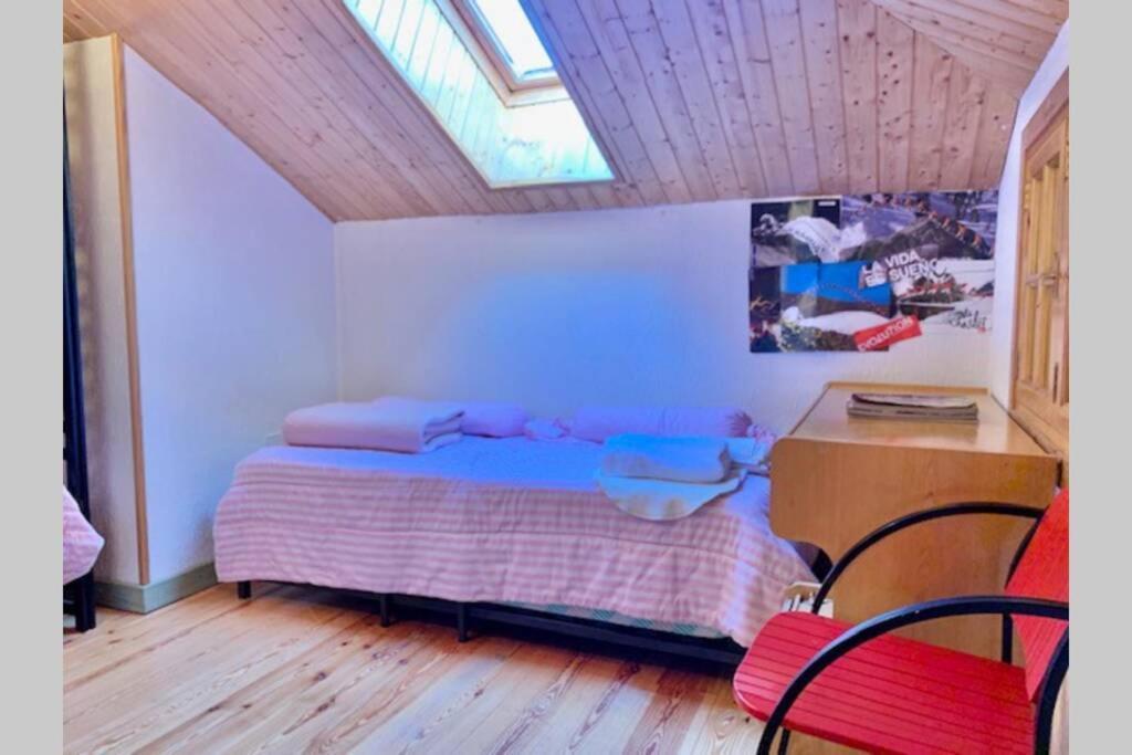 Ferienwohnung Atico En Biescas Con Piscina, Chimenea Y Garaje Exterior foto